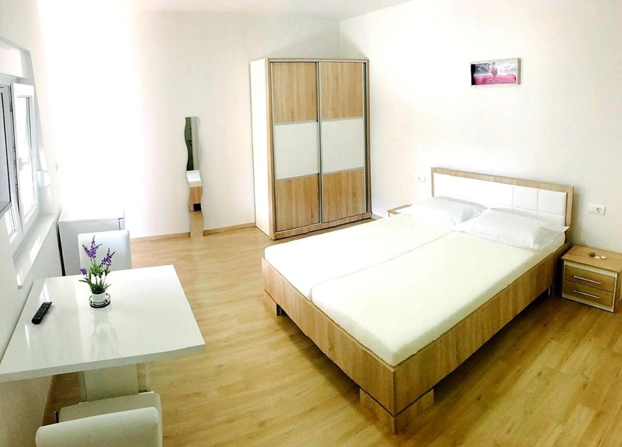 Apartmani Maki Omiš Eksteriør bilde